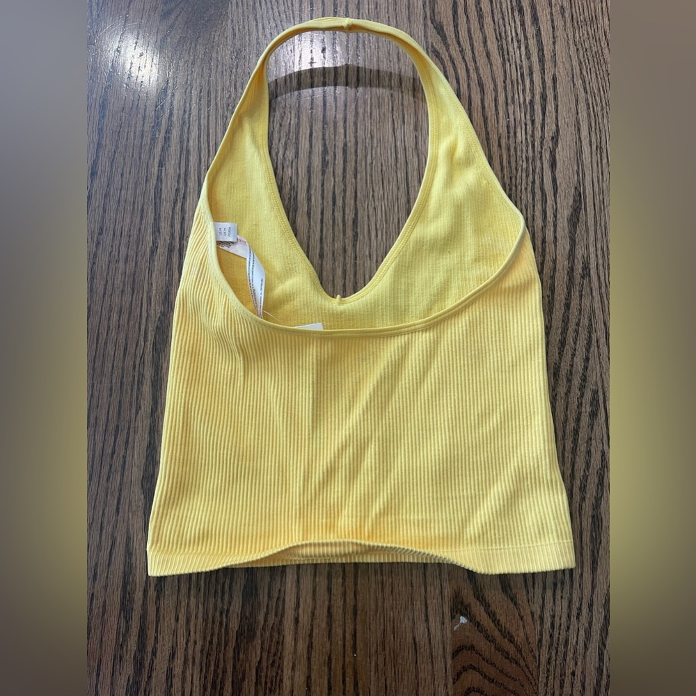 3/$20 ❤️ Urban Outfitters Yellow Halter Crop Tank Top size M - Picture 2 of 3